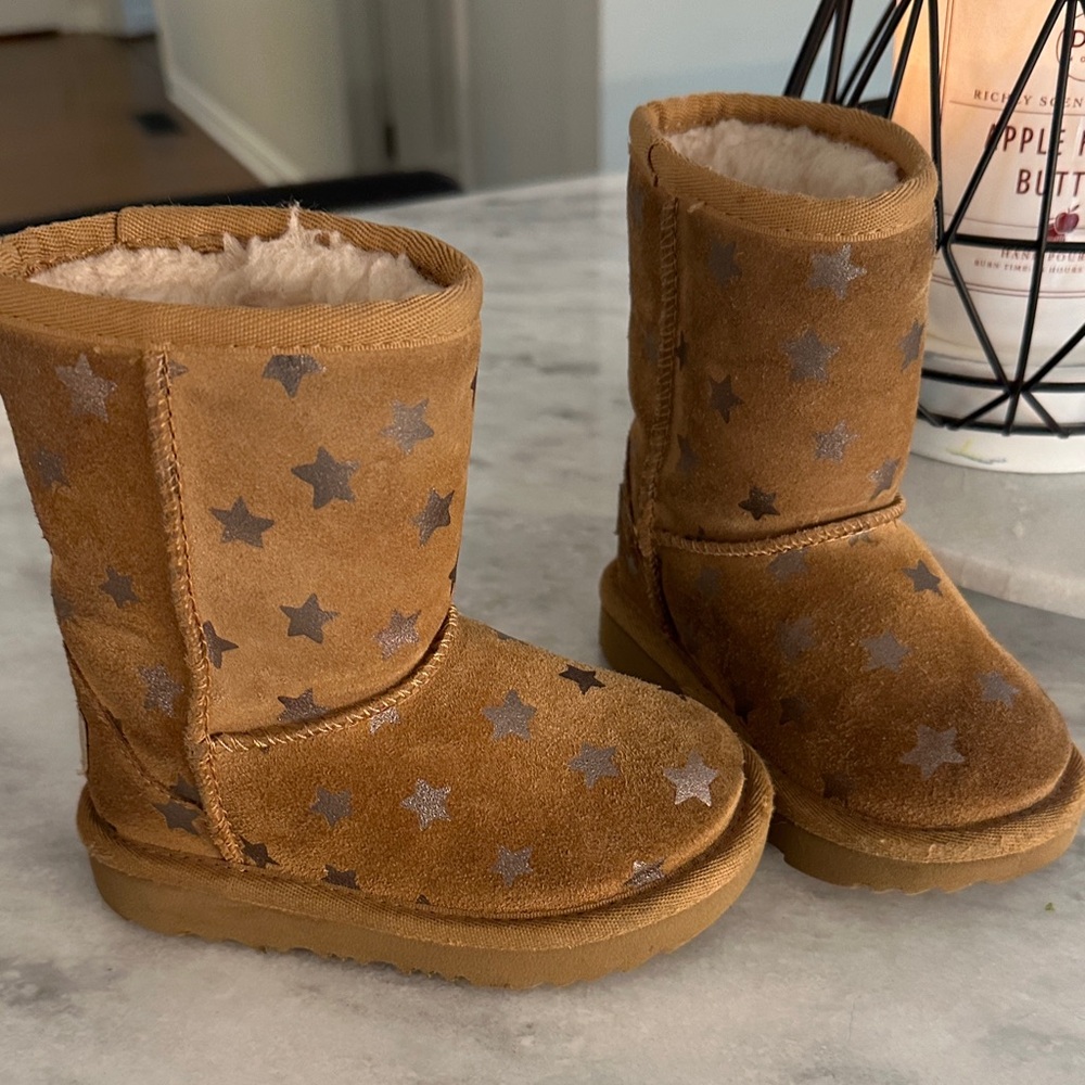 UGG Toddler Girls Iridescent Star Classic Boots Size 7